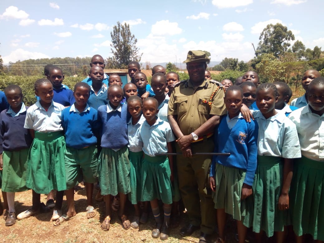 Scouts en situation de handicap jouent de la musique au Kenya